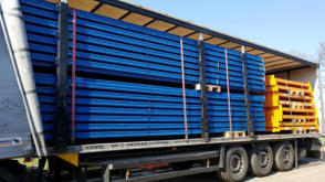 Palettenregalsystem, verladen auf LKW
